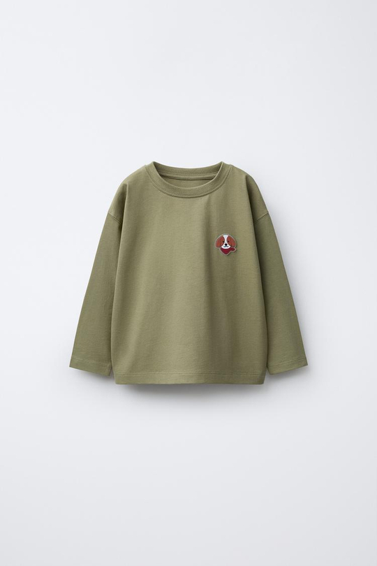 ZARA ФУТБОЛКА С ПРОРЕЗИНЕННЫМ ПРИНТОМ ЖИВОТНОГО, ХАКИ