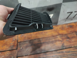 Накладка решетка багажника левая Skoda Kodiaq 16-нв Б/У Оригинал 565868151
