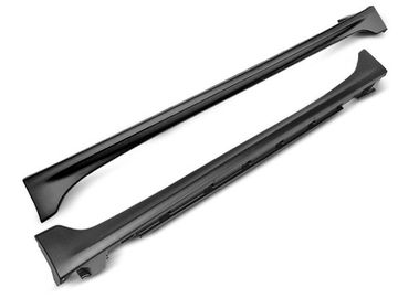 Комплект накладок на пороги для Suzuki Swift IV (17-...) под карбон в стиле Sport