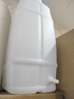 Бак для поилок со штуцером, 15л