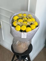 Букет из одноголовой хризантемы и ромашки