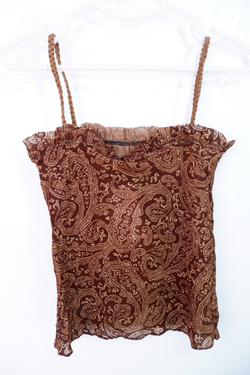 Топ с акцентными деталями, визуально на 40 размер