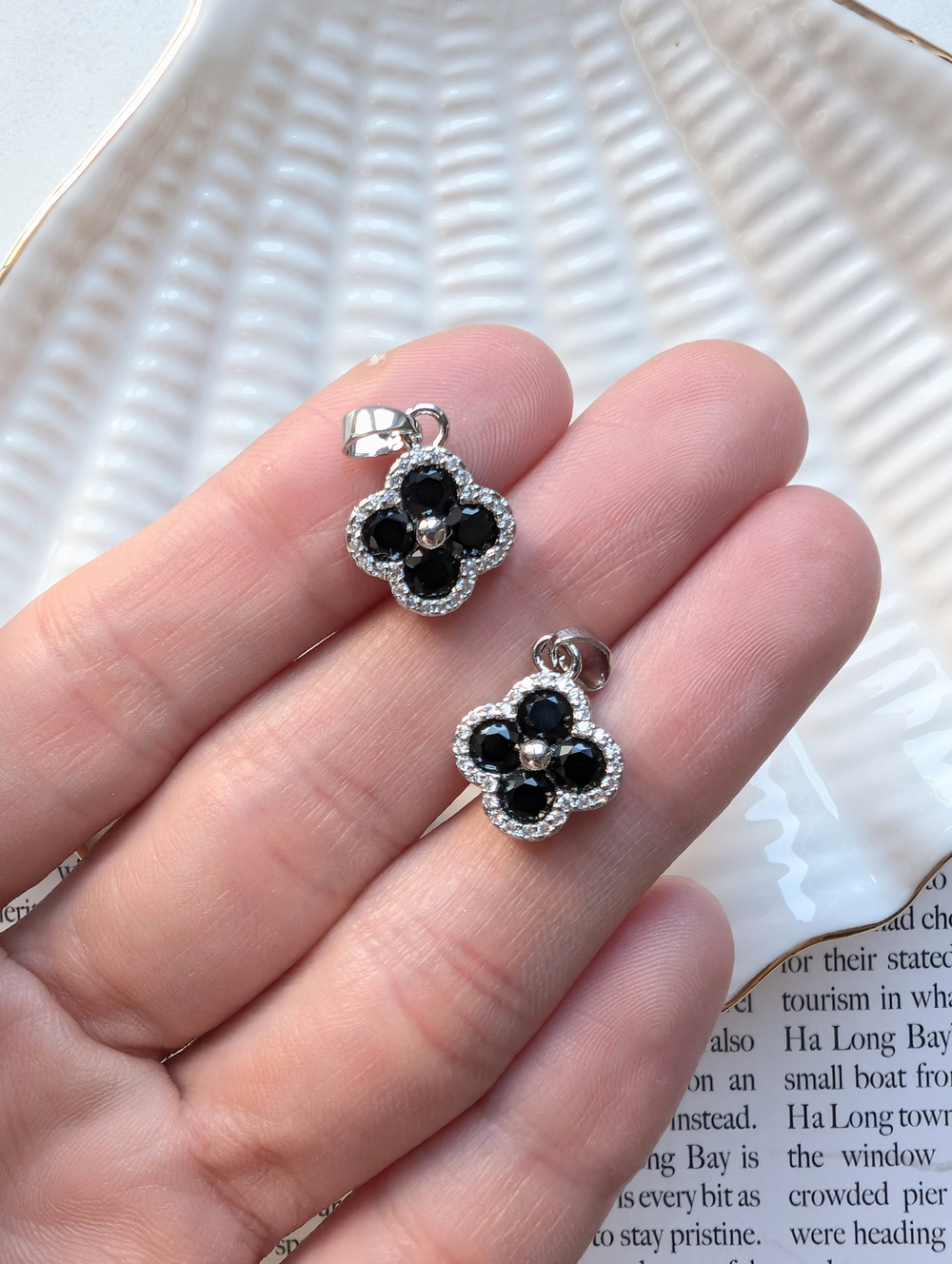 Подвеска цветок черный, 15*12мм