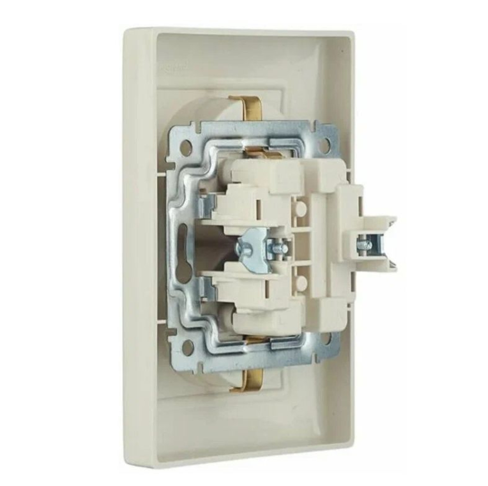 4370 Розетка двойная кремовая Legrand Valena Classic