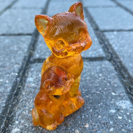 Котёнок с мамой