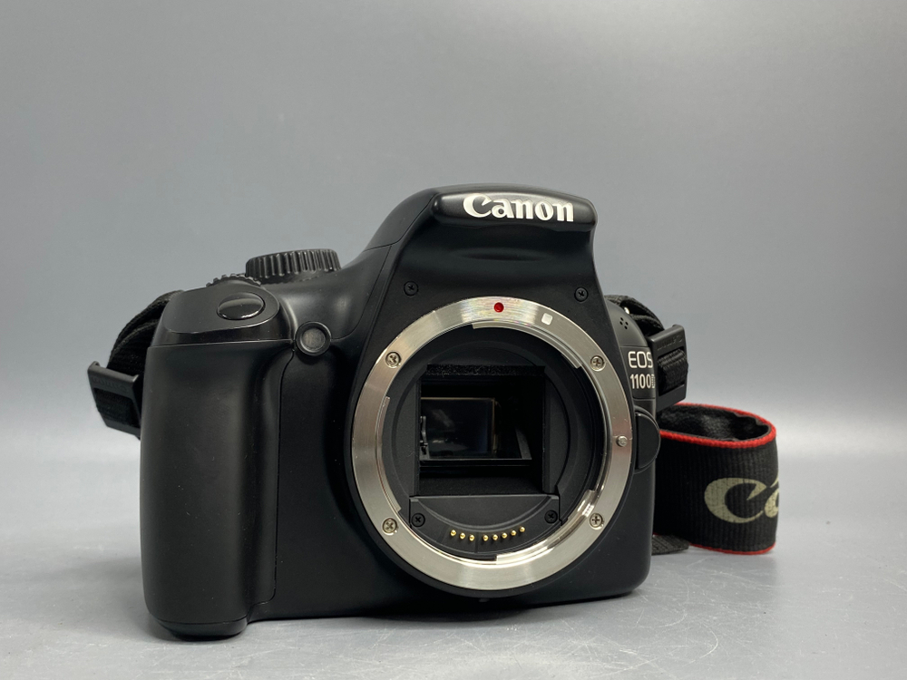 Canon 1100D kit 18-55mm 3.5-5.6 III 4.700 кадров