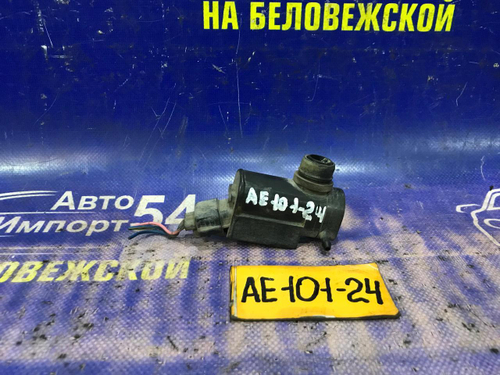 Моторчик бачка омывателя TOYOTA MARINO 1992