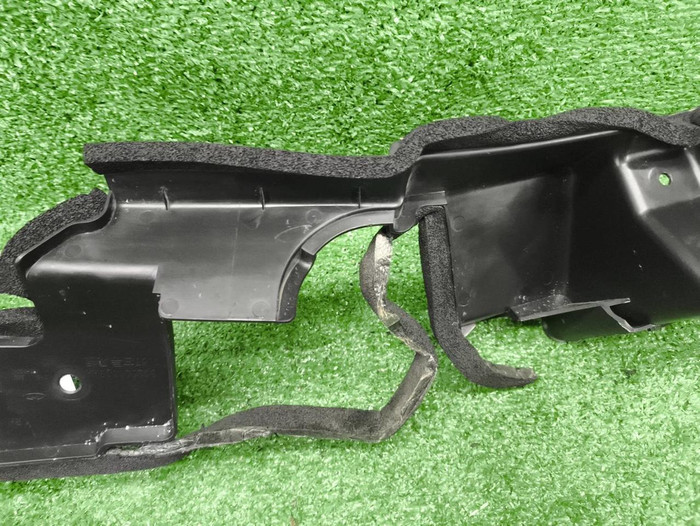 Дефлектор радиатора правый Chery Arrizo 8 (22-нв)