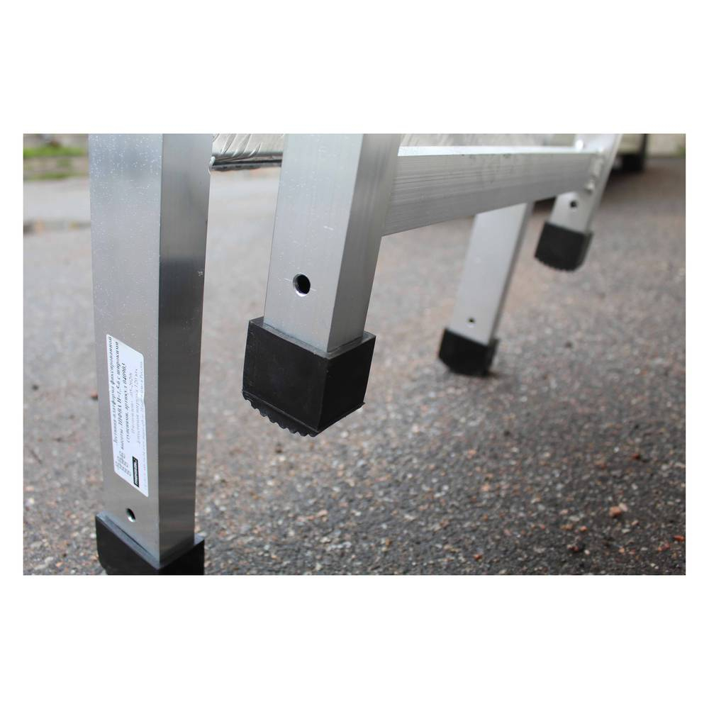 Лестница-платформа фиксированной высоты алюминиевая MEGAL ЛПФВА Н=1.2-6 с широкими ступенями