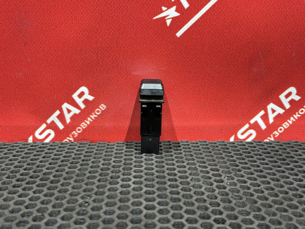 Кнопка проблесковых маячков