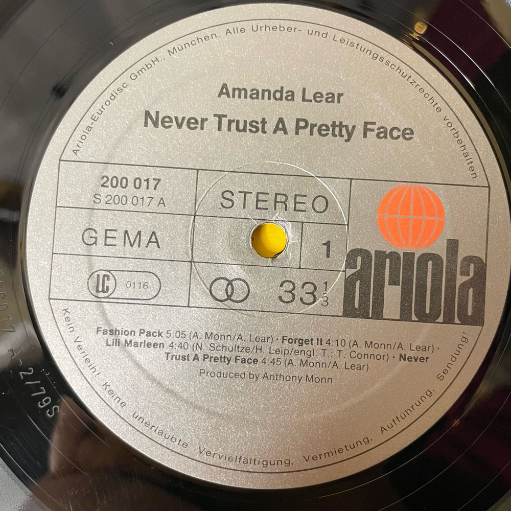Винтажная виниловая пластинка LP Amanda Lear Never Trust A Pretty Face (Germany 1979)