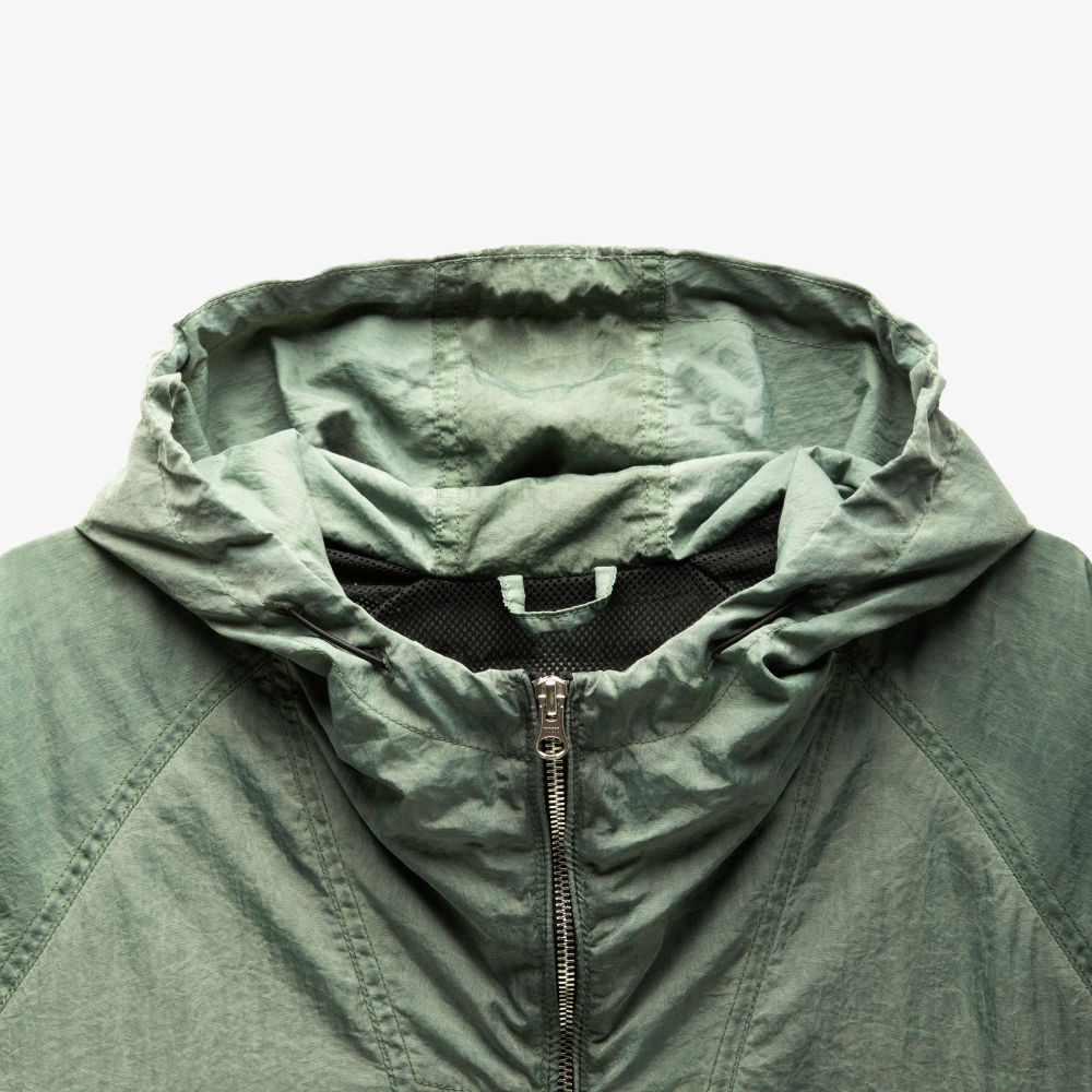 NLN_GMD_JCKT Metal Effect Green