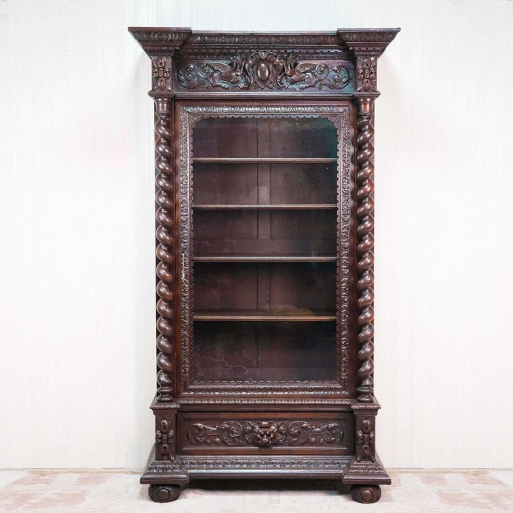 Витрина в стиле Ренессанс