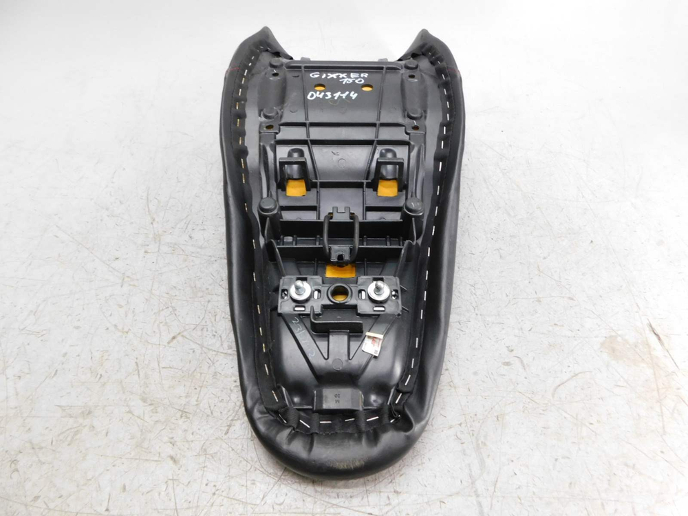 сидение Suzuki Gixxer 150
