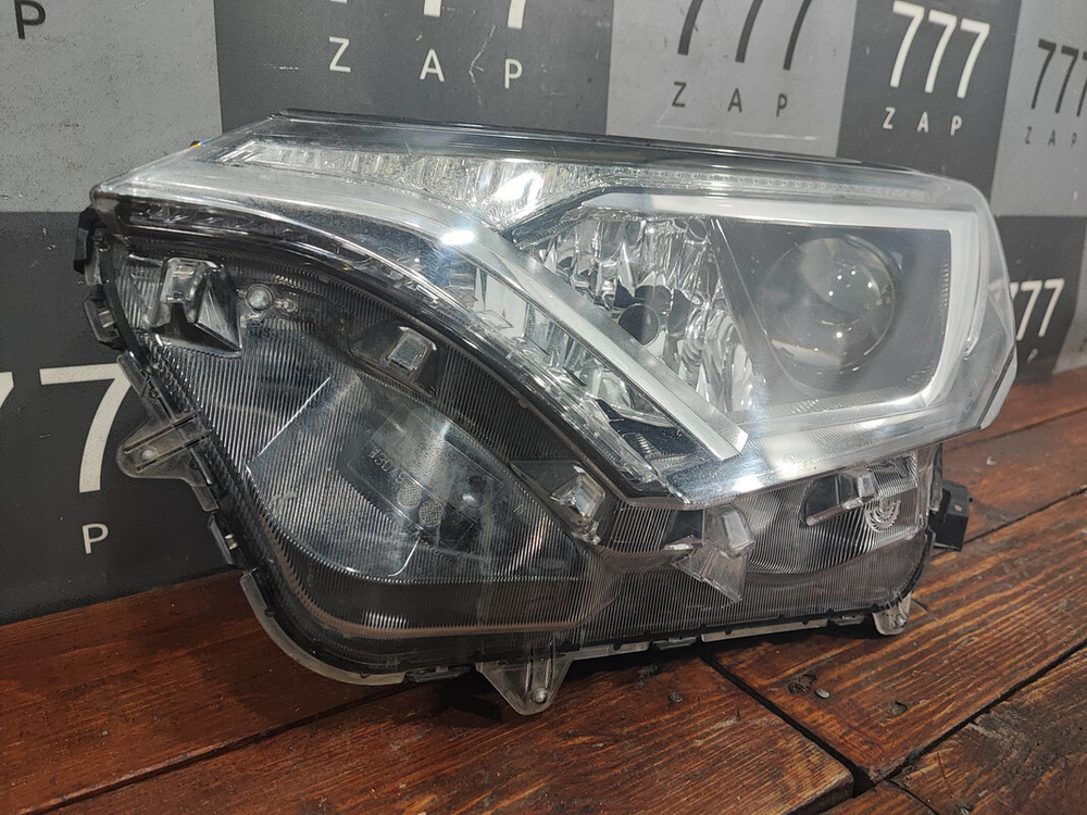 Фара левая Toyota RAV4 IV (XA40) 15-19 Б/У Оригинал 8117042650