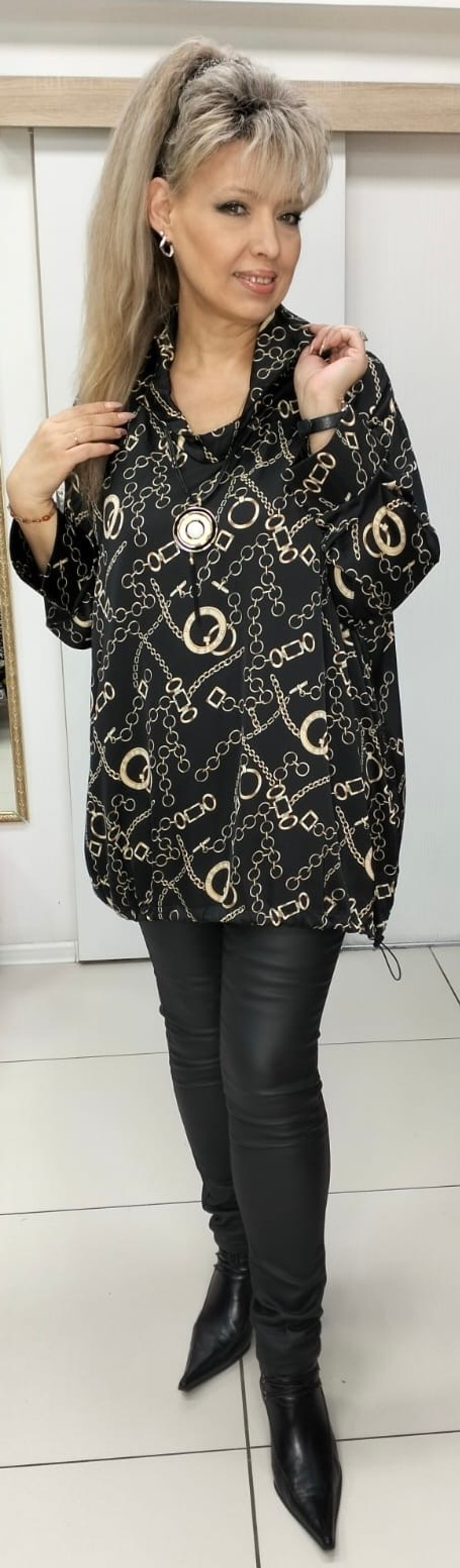 Туника-блузон с красивым изображением цепей + подвеска