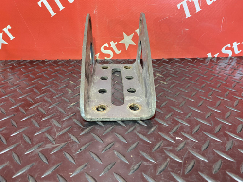 Кронштейн амортизатора заднего