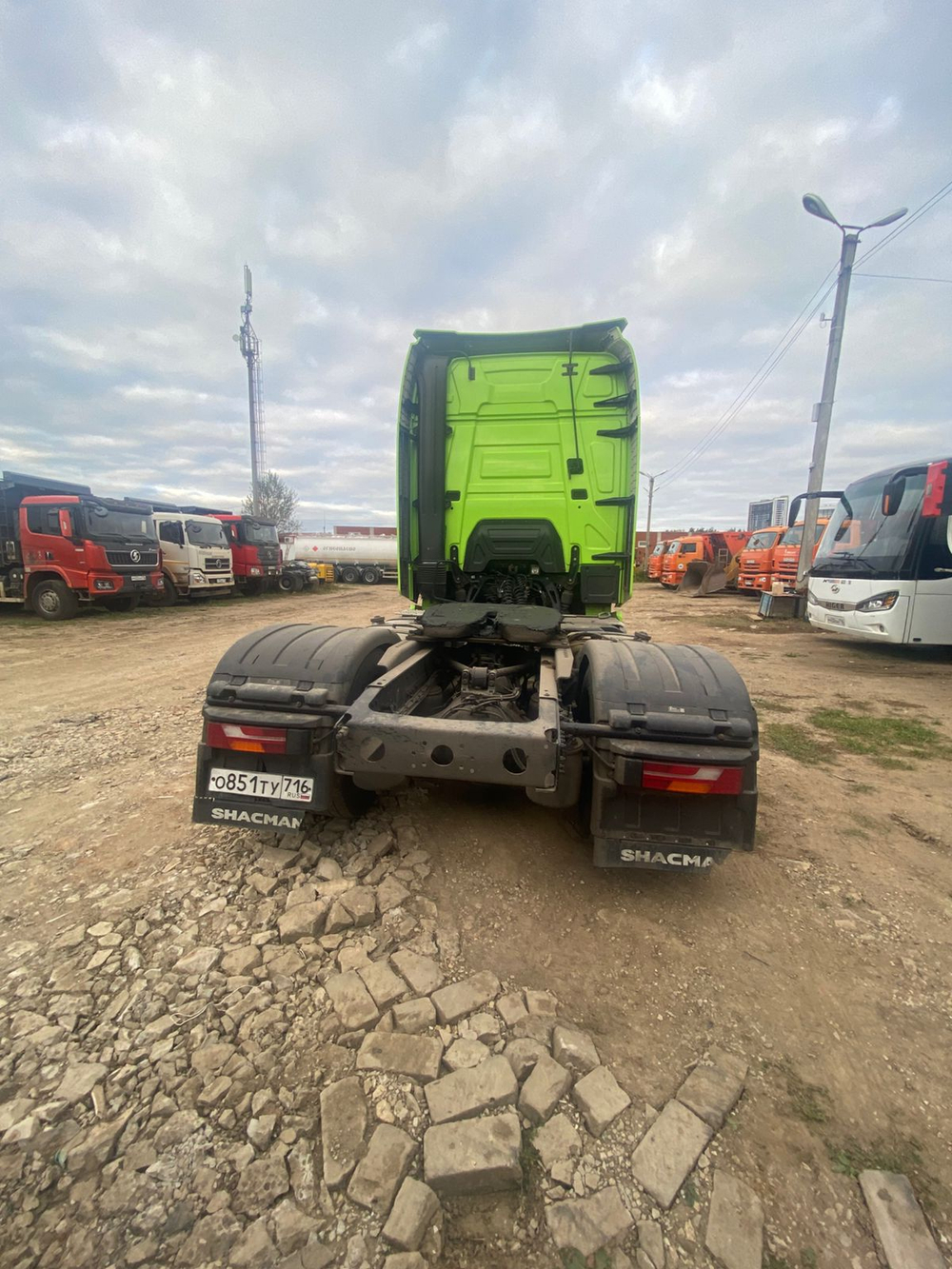 Shacman (Shaanxi) SX* 4x2 Седельный тягач SX4188YY381 (Дизельный, 12,5 л, 473 л.с., АТ)