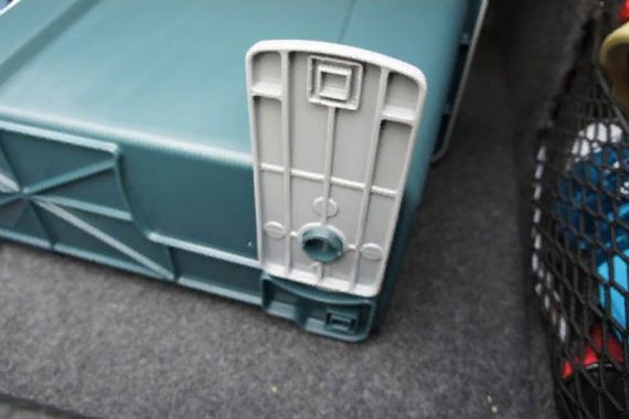 Экспедиционный ящик IRIS RV Box 900, выдвигающиеся опоры 2.