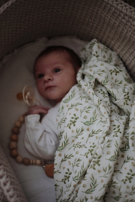 Пеленка из бамбукового муслина 100х120 "Зеленые веточки"