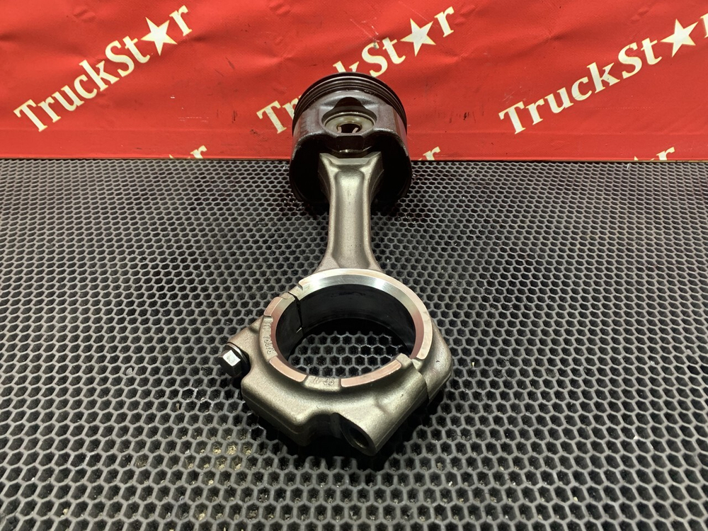 Поршень с шатуном 2021г