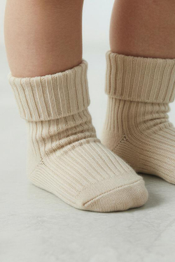 ZARA НАБОР ИЗ 4 ЦВЕТНЫХ НОСКОВ В КОРОБКЕ, КОРИЧНЕВЫЙ