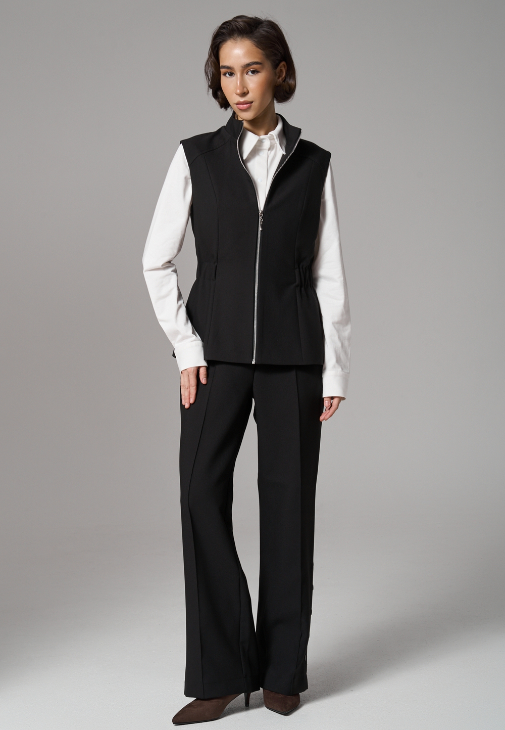 Брюки прямые с кнопками черные