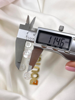 Пуговицы ХугоБ. белый перламутр