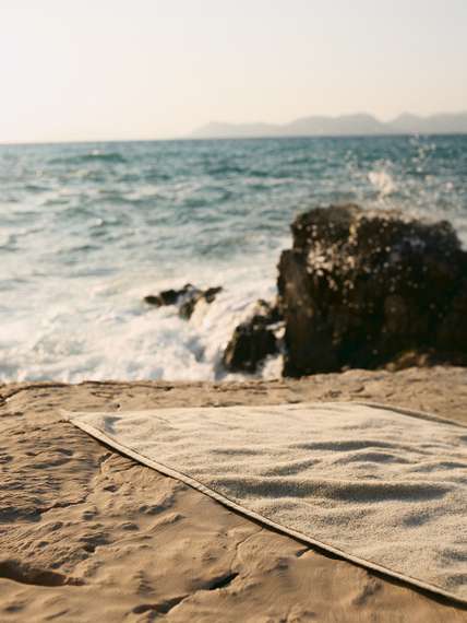 Полотенце банное бежево-серого цвета из коллекции essential, 70х140 см