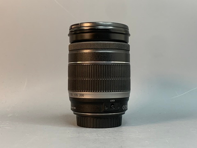 Canon EF-S 18-200mm 3.5-5.6 IS