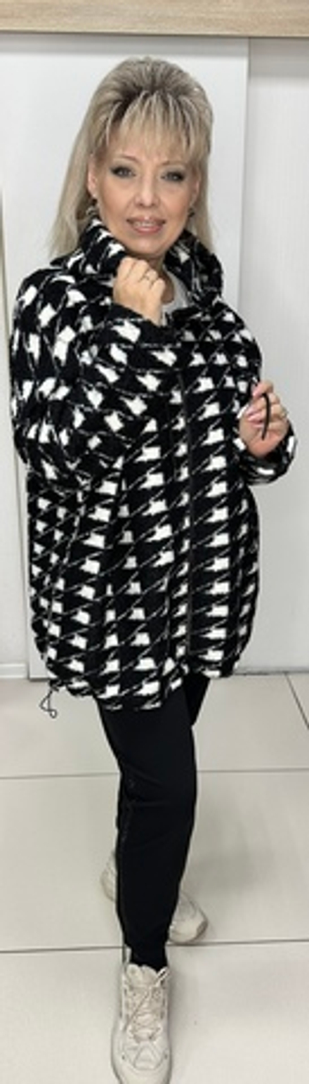 Теплый жакет-куртка без подкладки с капюшоном