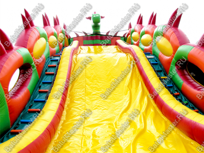 Батут-горка "Дракон 3" с шипами, два входа 10*5*8 м