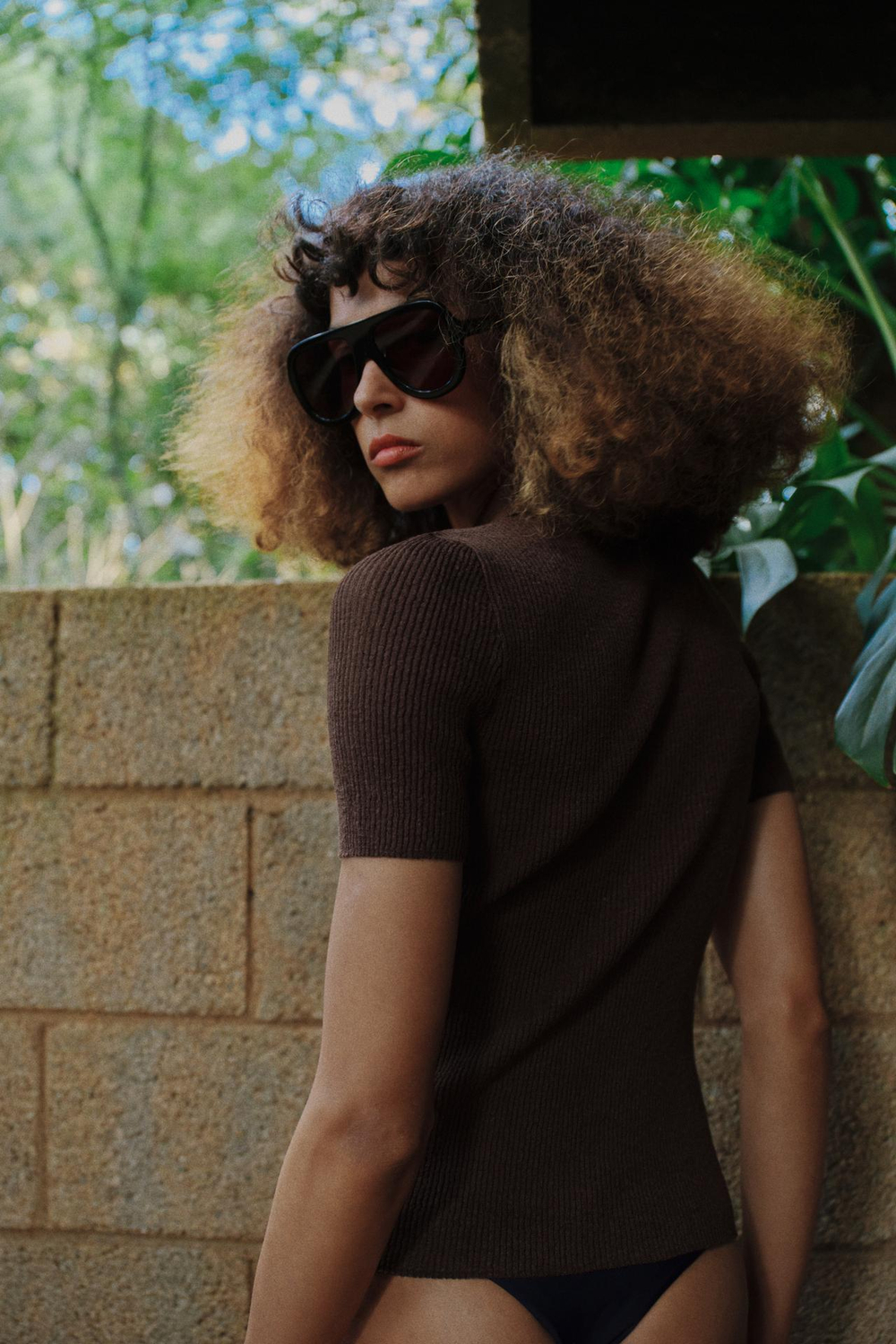 ZARA ПОЛО В СЕЛЬСКОМ СТИЛЕ С КОРОТКИМИ РУКАВАМИ, КОРИЧНЕВО-СИНИЙ