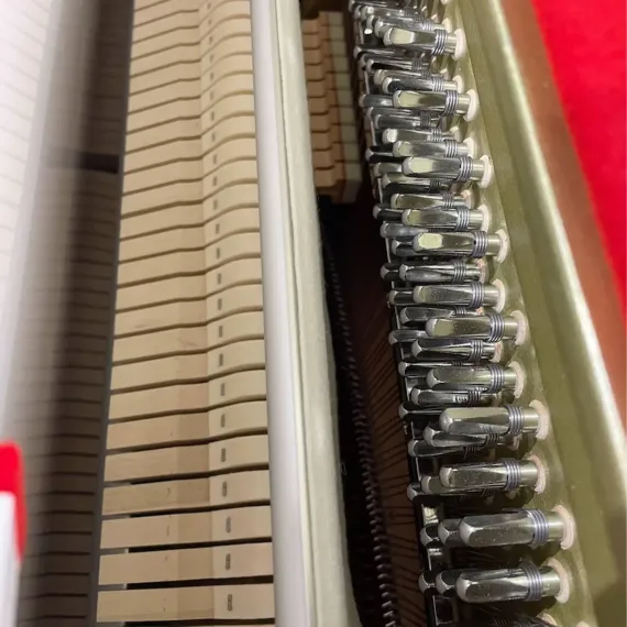 KAWAI K-15E WH/P - пианино, 110х149х59, 193 кг., банкетка (600), белый полир., механизм Ultra Respon