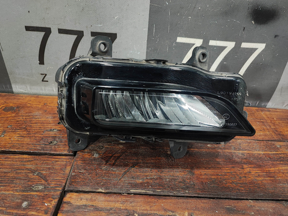 ПТФ передняя правая LED GAC GS8 1 16-23 Б/У Оригинал 7220002CAD0200