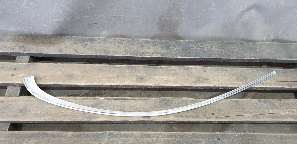 Молдинг двери задней правой Mercedes C (W205) 14-нв Б/У Оригинал A2056900480