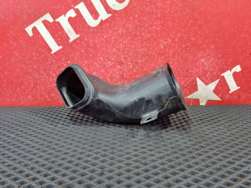 Патрубок воздухозаборника