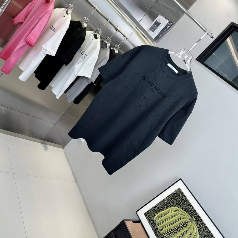 Футболка Givenchy