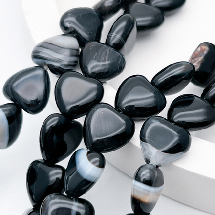 Агат тонированный черный бусины, сердце, размер около 12 мм, цена за 8 шт (1/4 нити)