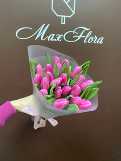 Букет 21 тюльпан 8 Марта М-64