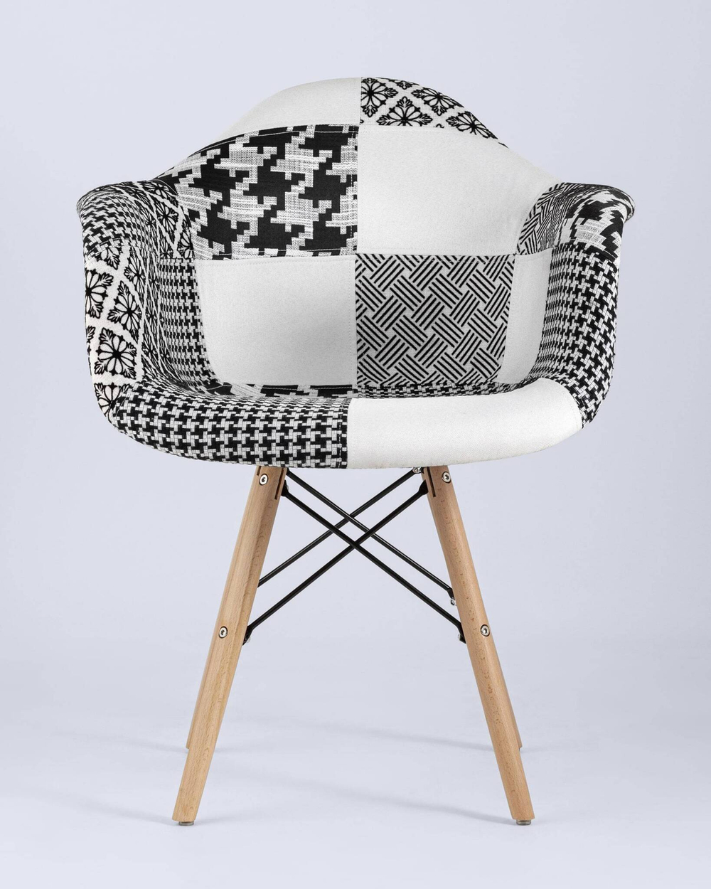Кресло Eames DSW пэчворк черно-белое