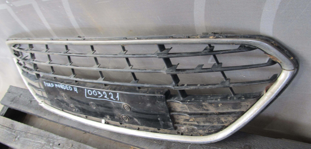 Решетка бампера Ford Mondeo 4  Б/У Оригинал bs7117b968b