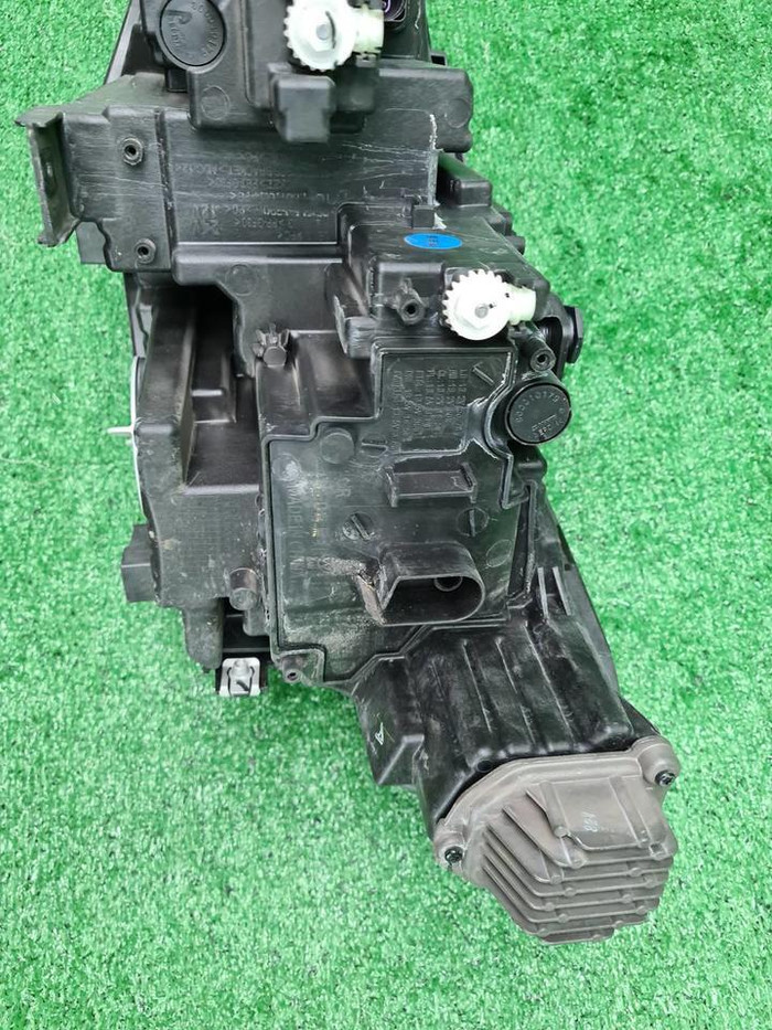 Фара правая VW Passat B8 (2021-н.в.) LED