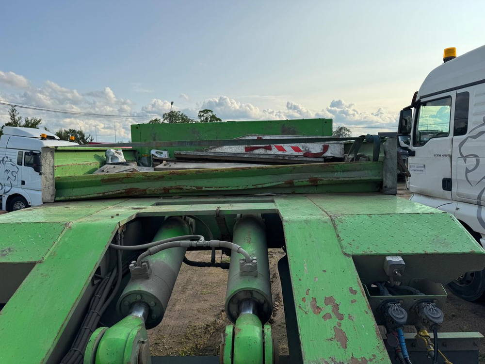 ПКФ СААБ 9893* Полуприцеп тяжеловоз 3 оси 9893-0000040-05 (Раздвижной)