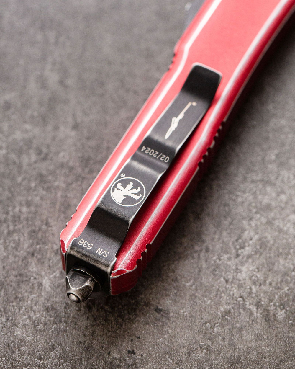 Автоматический складной нож SteelBro Microtech Ultratech T/E Distressed Red 123-1DRD (черный-красный)