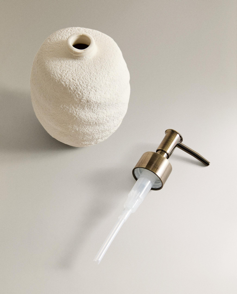 Zara Home дозатор для жидкого мыла, керамика, экрю