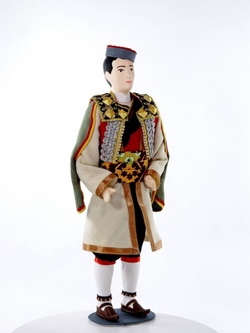 Кукла коллекционная в мужском костюме. Черногория. Южные славяне