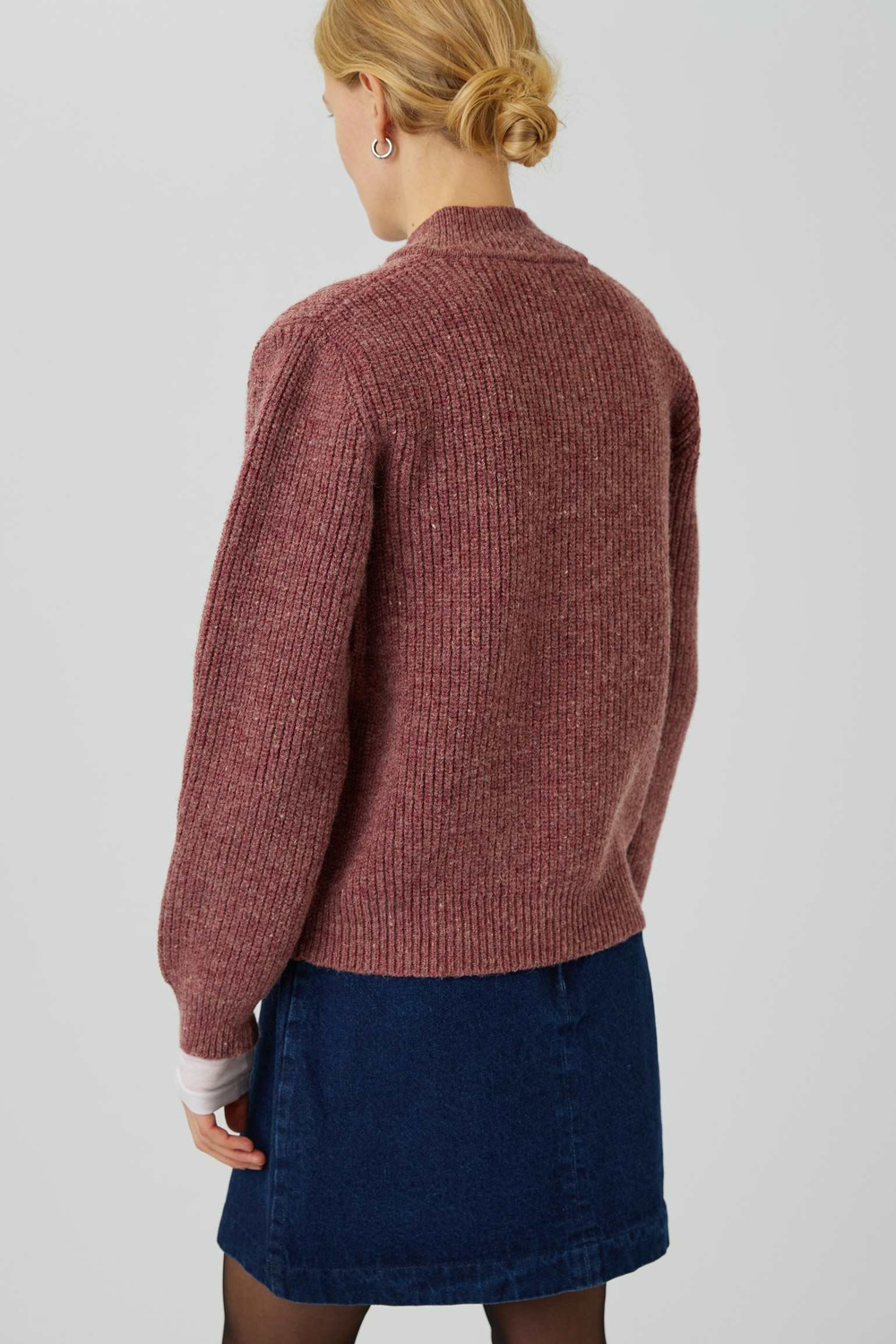 Кардиган с карманами из шерсти брусничного цвета