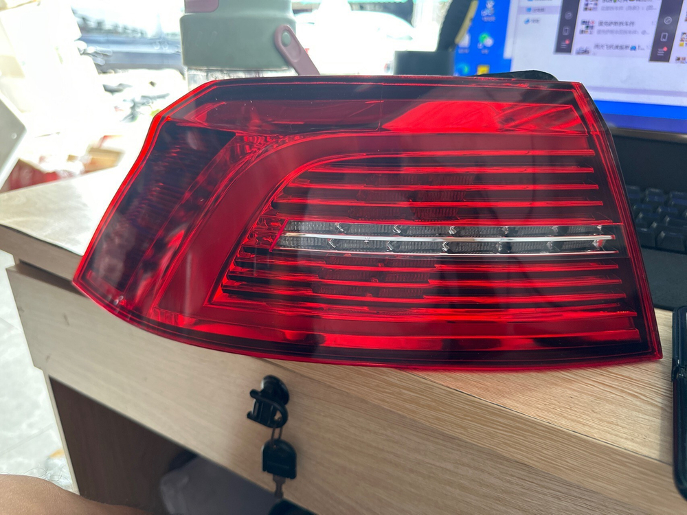 Оригинальные задние фонари для Volkswagen Passat B8 2017-2019
