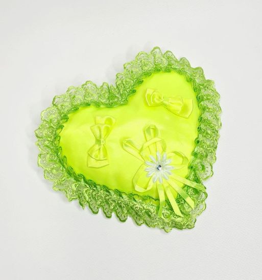 Подушечка для колец в виде сердца